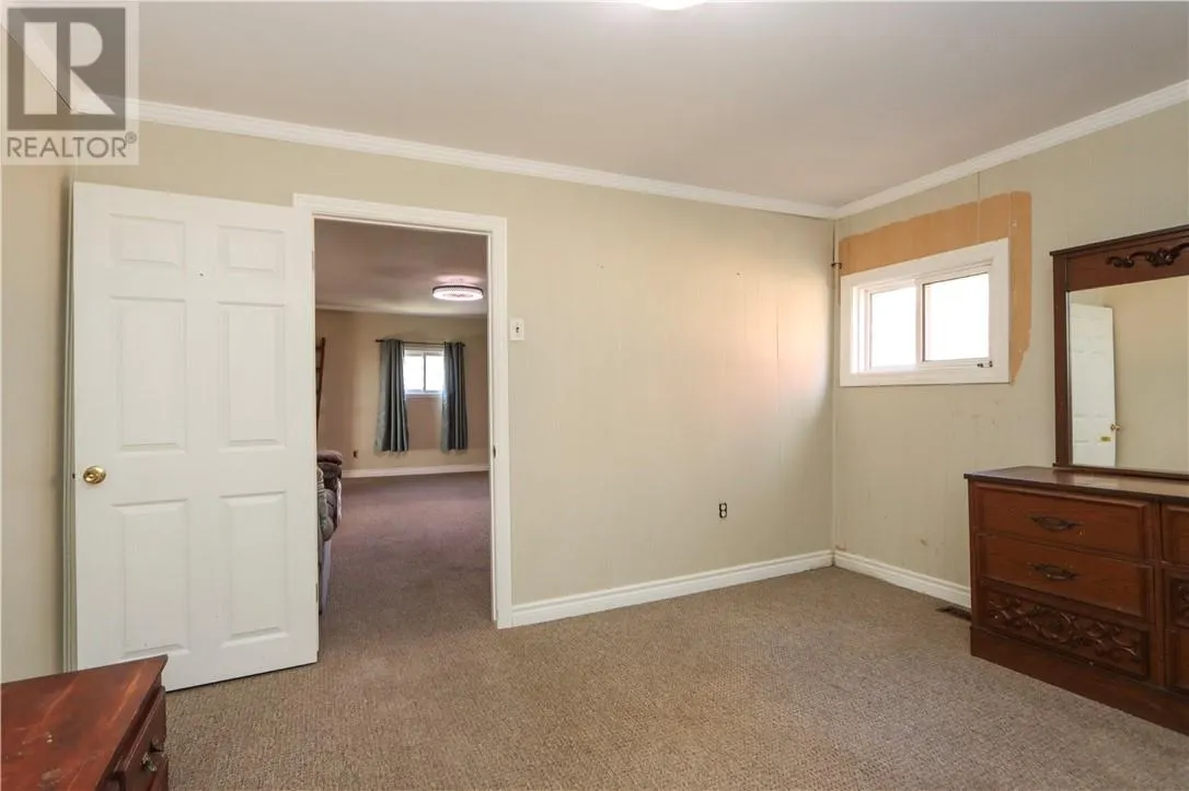 1144 Lonsdale