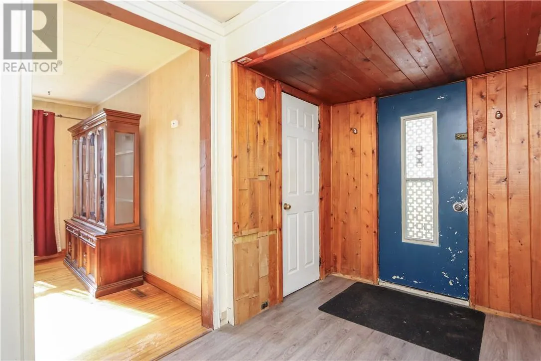 1144 Lonsdale