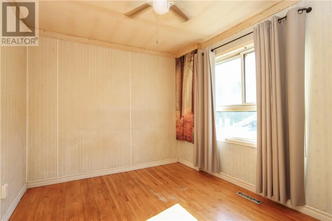 1144 Lonsdale