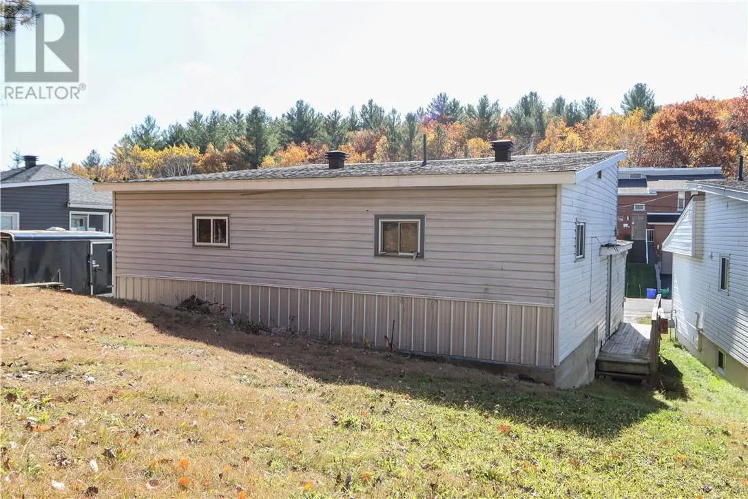 1144 Lonsdale