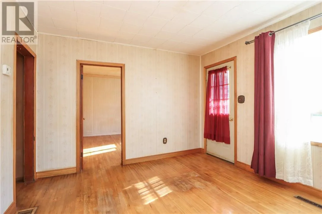 1144 Lonsdale