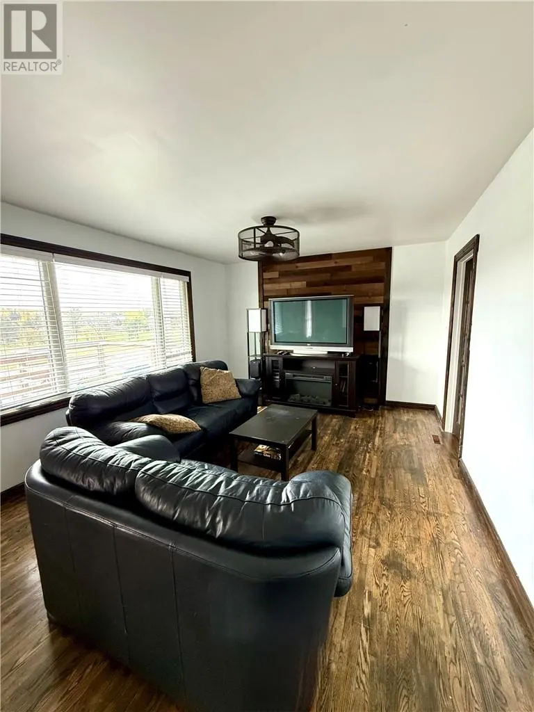 54 Maple Crescent