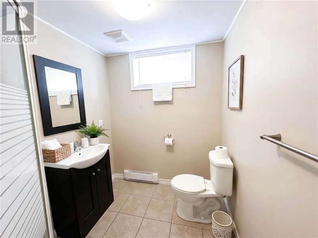 1262 Paquette Street Unit# Lower