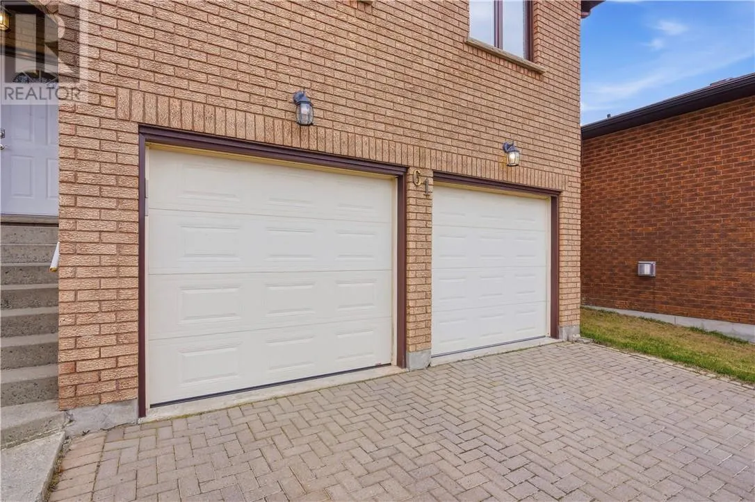 61 Crater Crescent