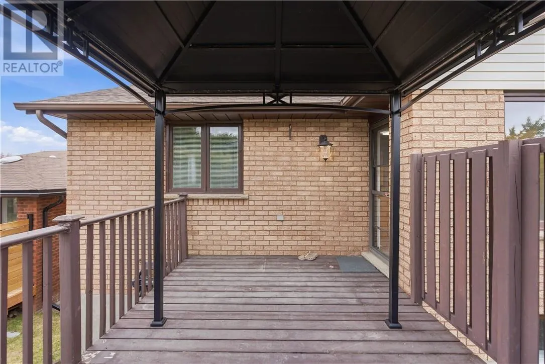 61 Crater Crescent