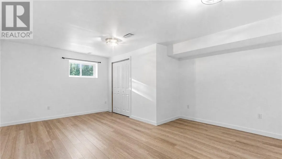 277 Notre Dame Street W