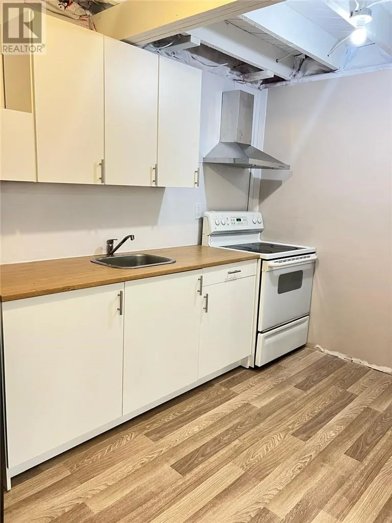 277 Notre Dame Street W