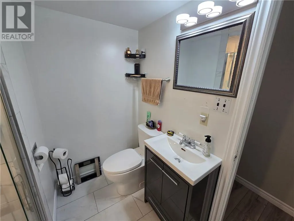 132 Maplewood Crescent