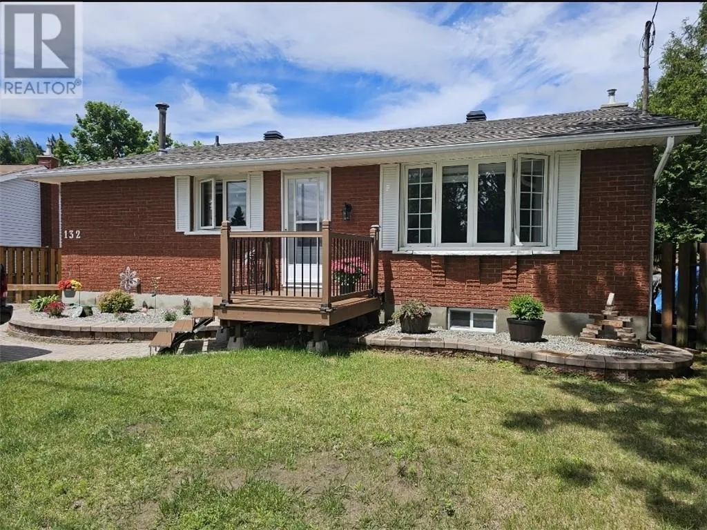 132 Maplewood Crescent