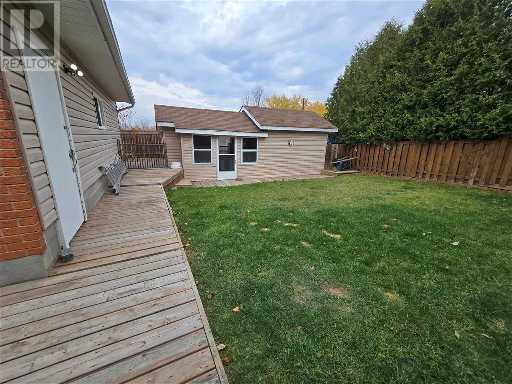 132 Maplewood Crescent