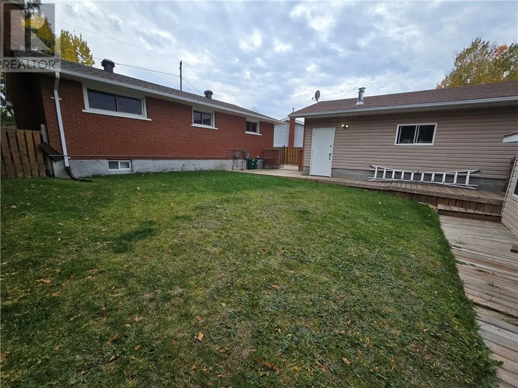 132 Maplewood Crescent