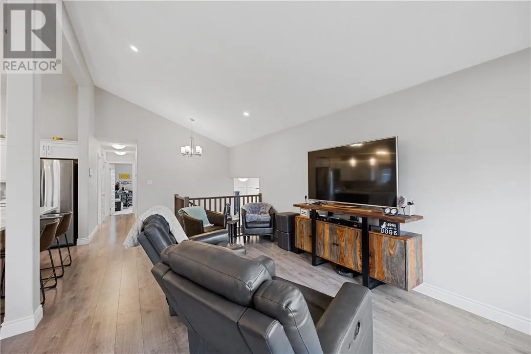 41 Meadowgreen Drive