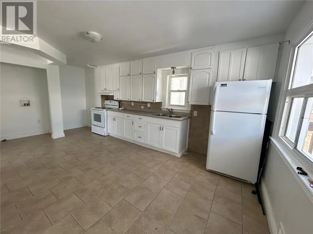 422 King Street / 499 Percy Avenue