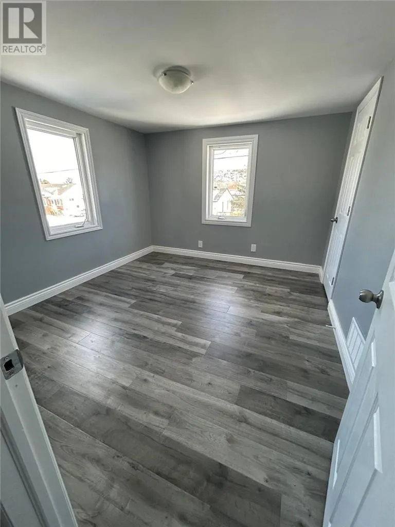 422 King Street / 499 Percy Avenue