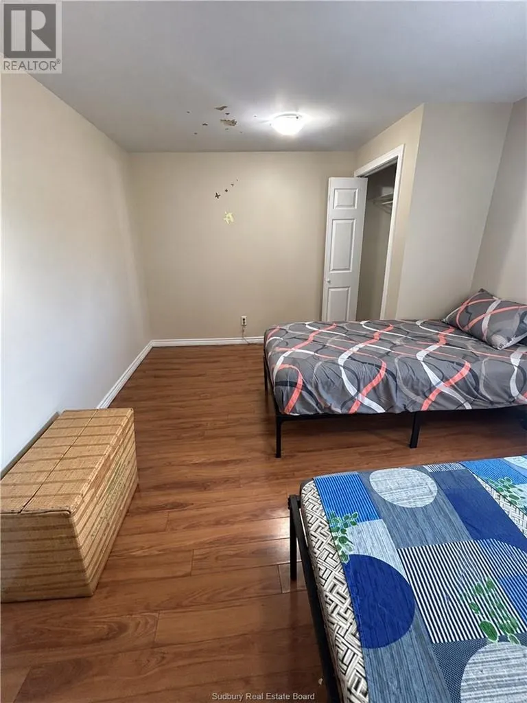 422 King Street / 499 Percy Avenue
