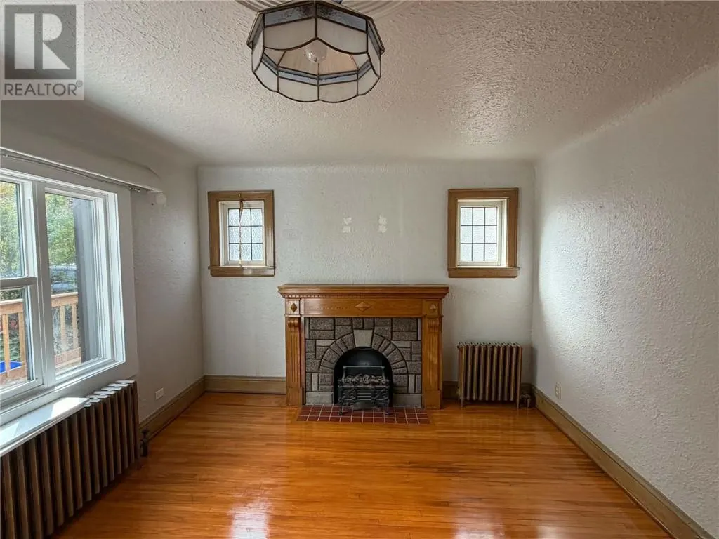 46 Riverside Drive
