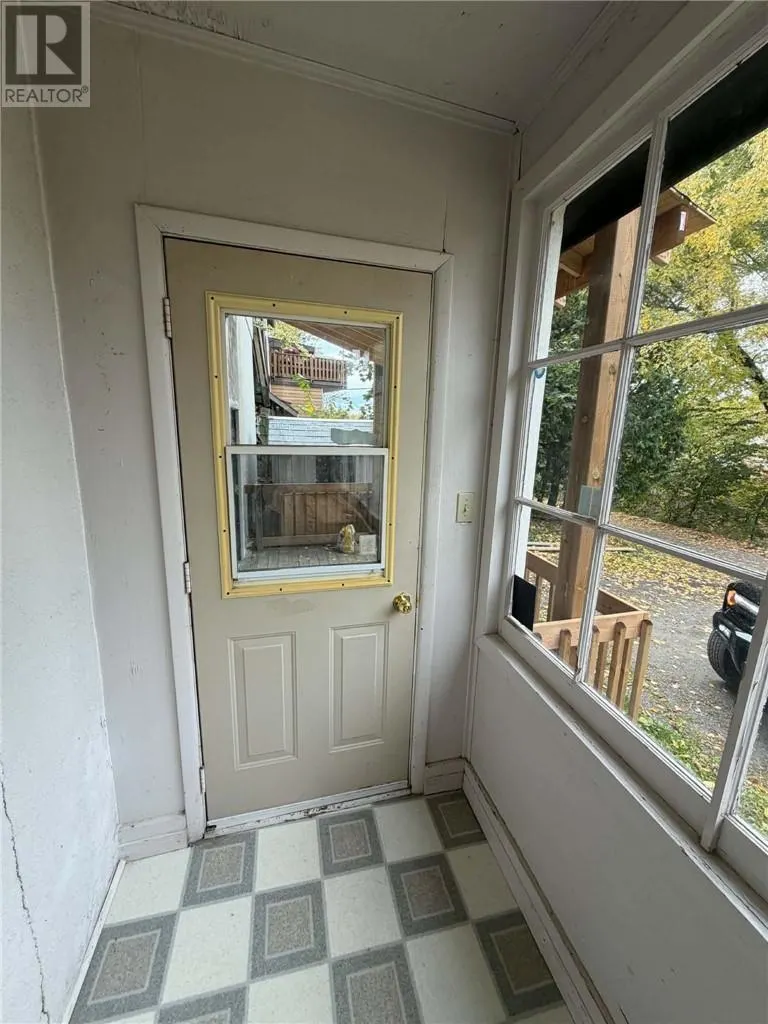 46 Riverside Drive