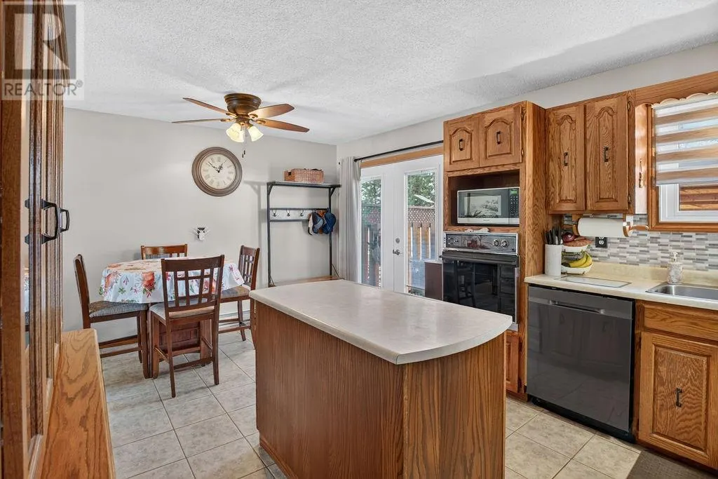 4533 St Michel