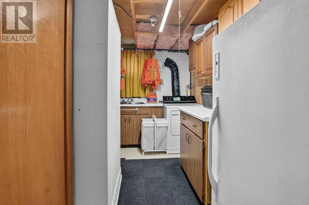 4533 St Michel