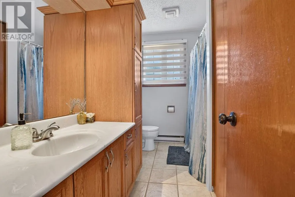 4533 St Michel