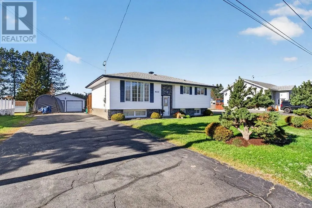 4533 St Michel
