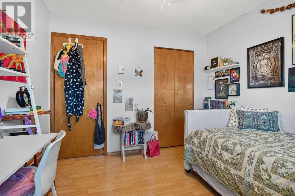 4533 St Michel