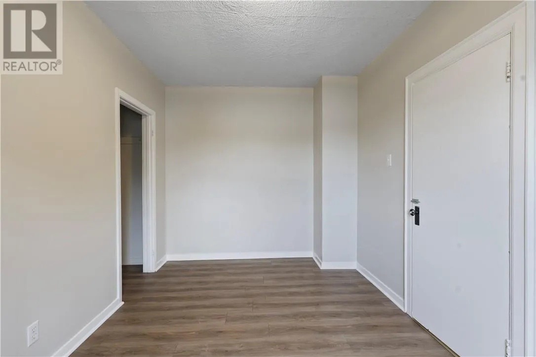 576 AVERY Street