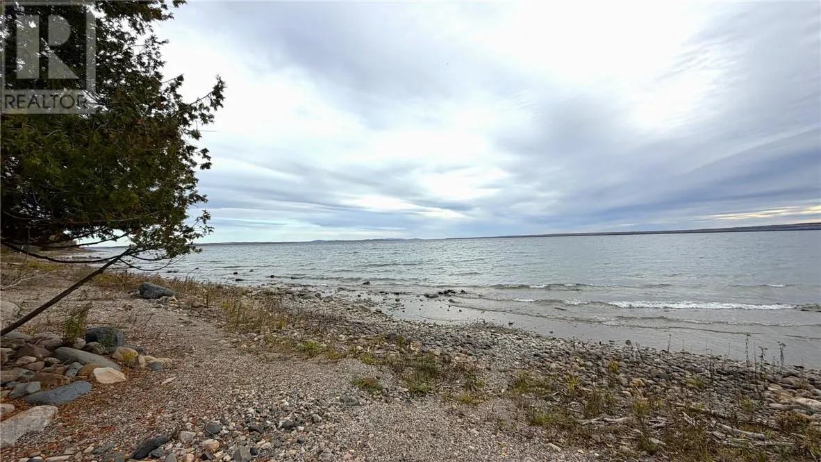 1114 Bay Estate Road S