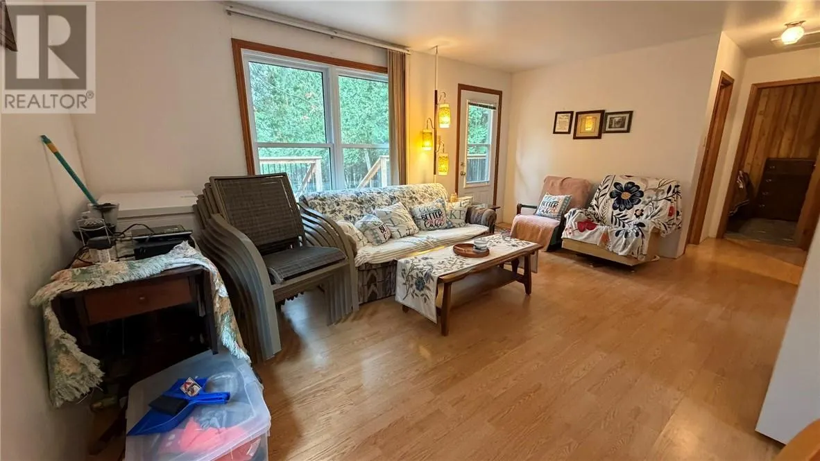 1114 Bay Estate Road S