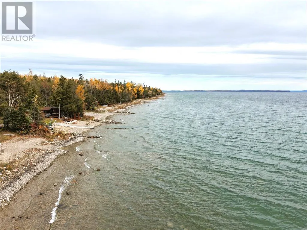 1114 Bay Estate Road S