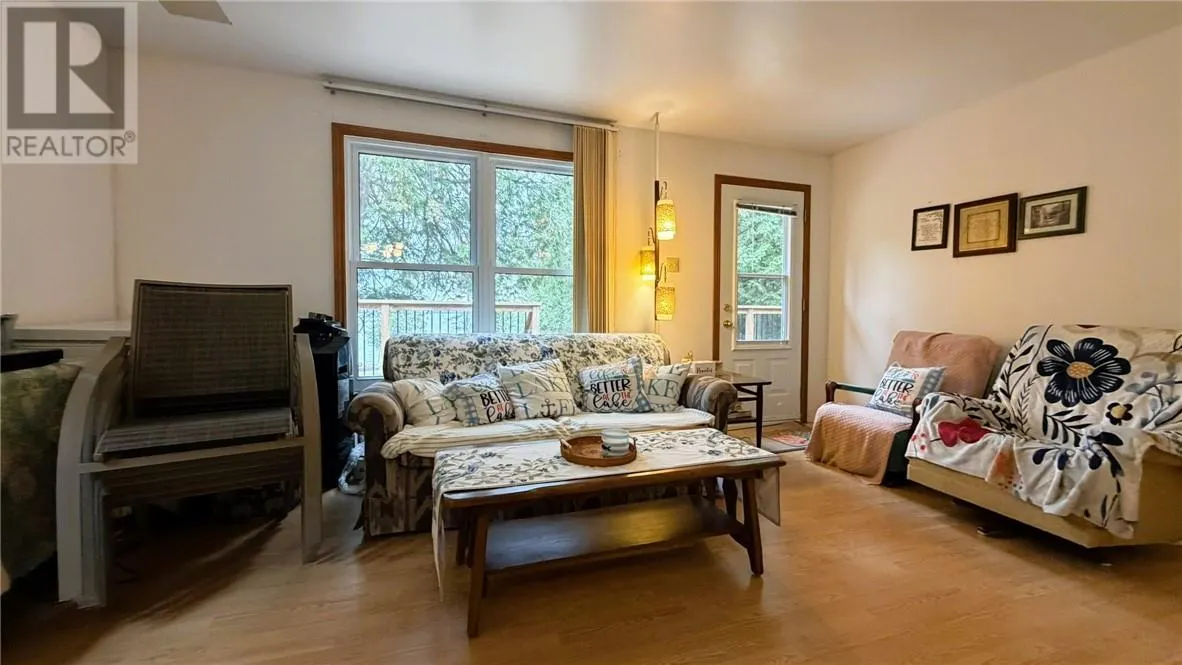 1114 Bay Estate Road S