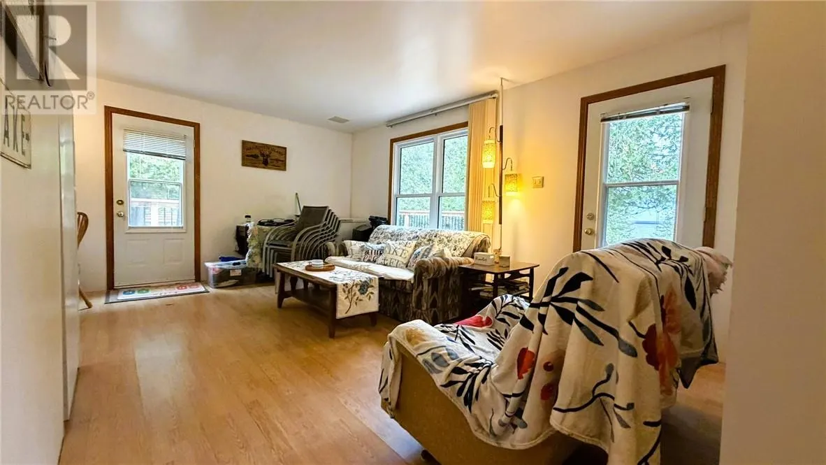 1114 Bay Estate Road S