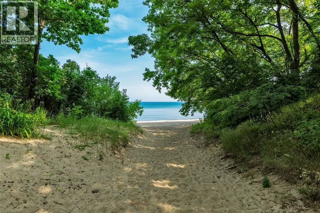 1207 LAKESHORE ROAD
