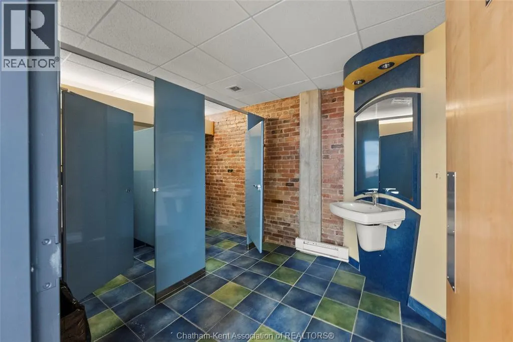 202 KING STREET West Unit# Second Level
