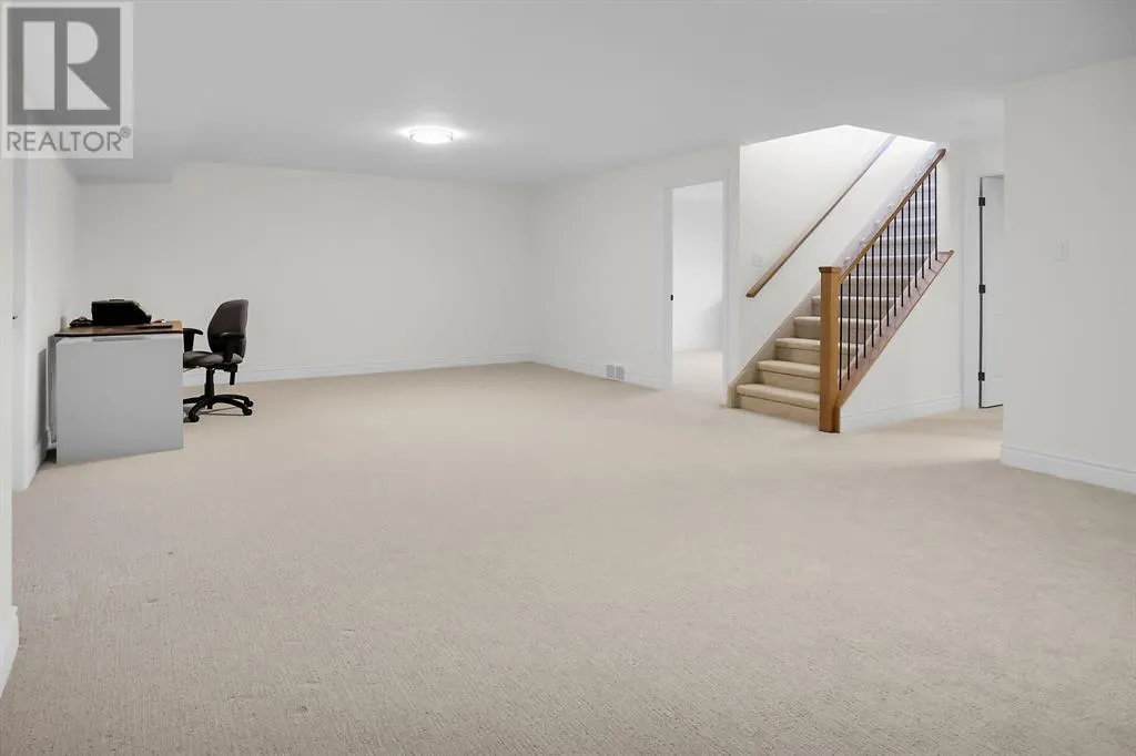 102 Leneve STREET