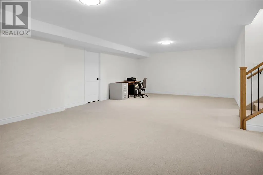 102 Leneve STREET
