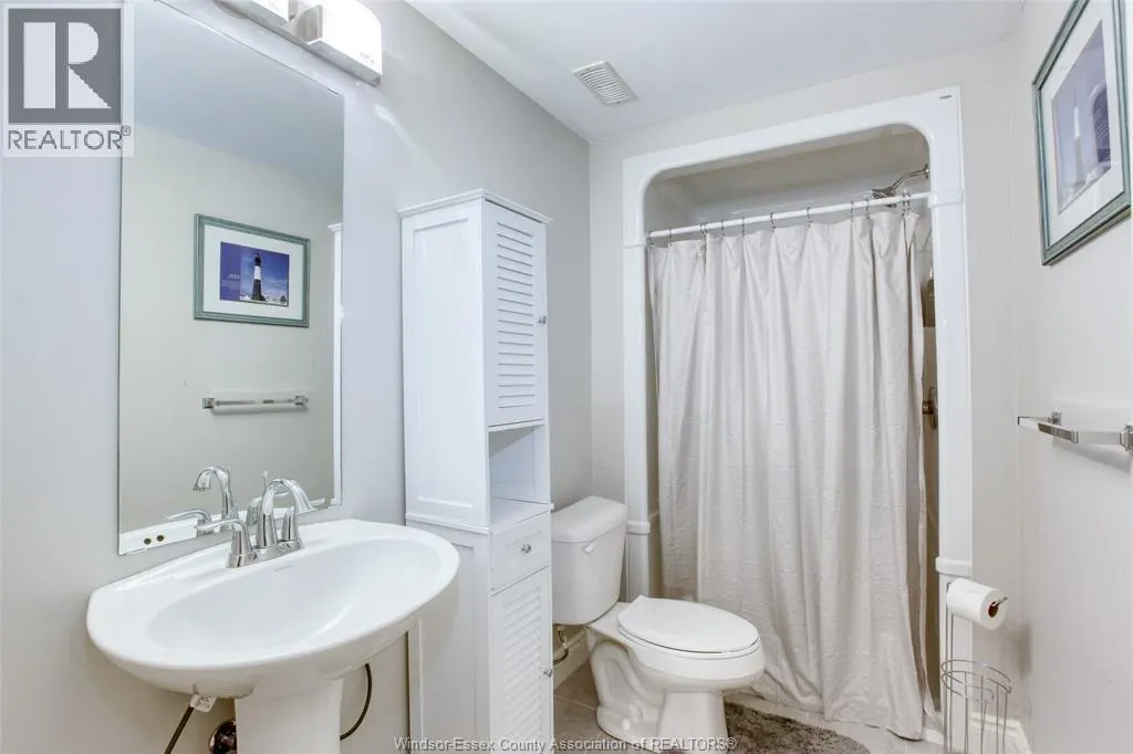 239 LIVINGSTONE CRESCENT