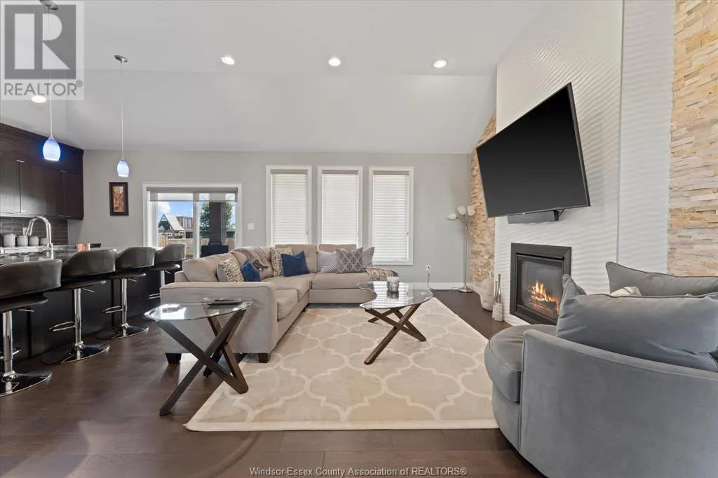 918 DRIFTWOOD CRESCENT