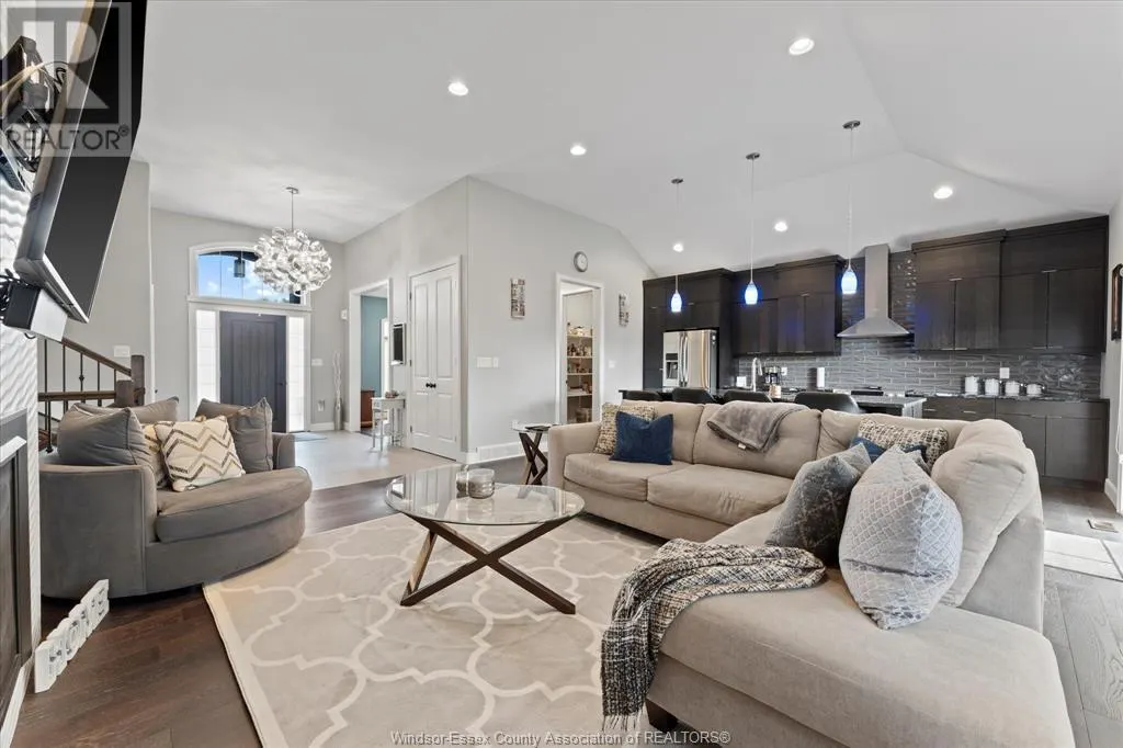 918 DRIFTWOOD CRESCENT