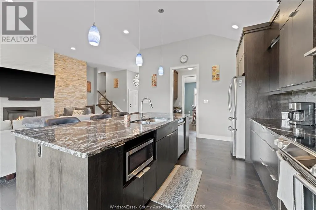 918 DRIFTWOOD CRESCENT