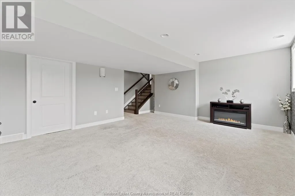 918 DRIFTWOOD CRESCENT