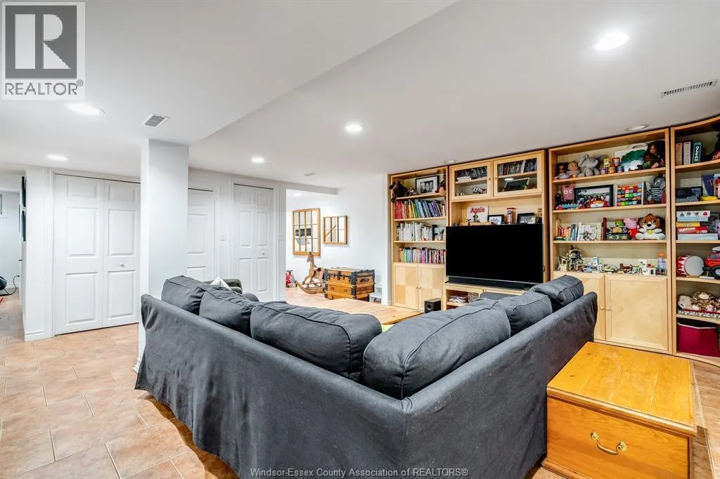 3073 Centennial CRESCENT