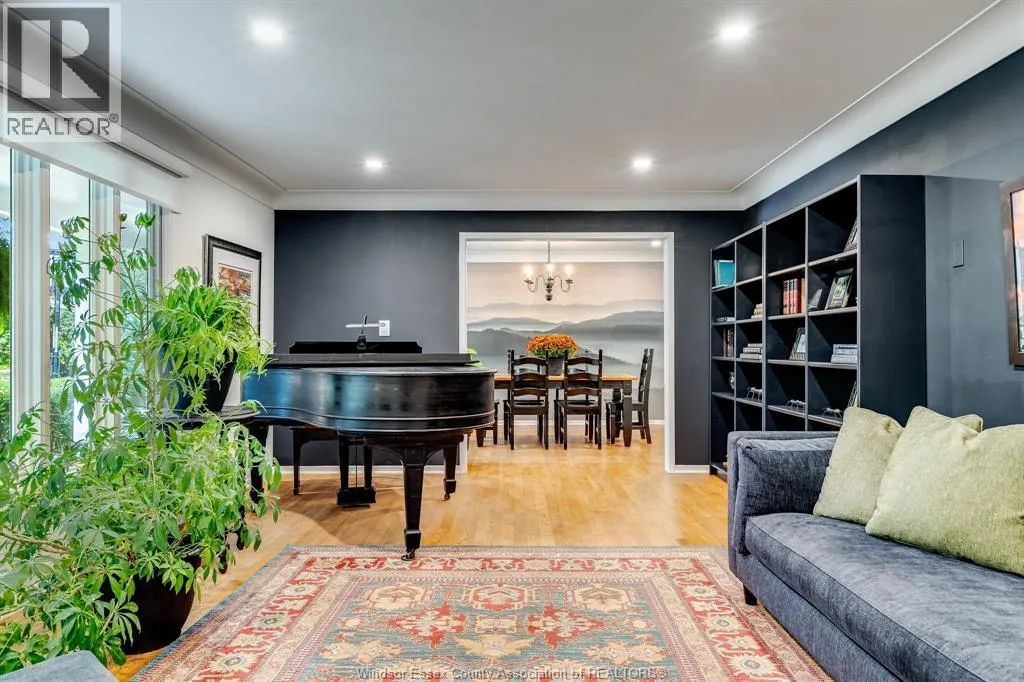 3073 Centennial CRESCENT