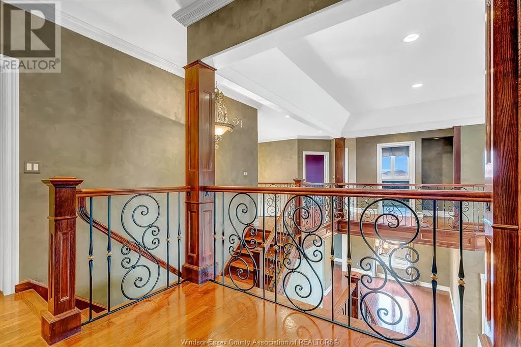 1585 STONEYBROOK CRESCENT