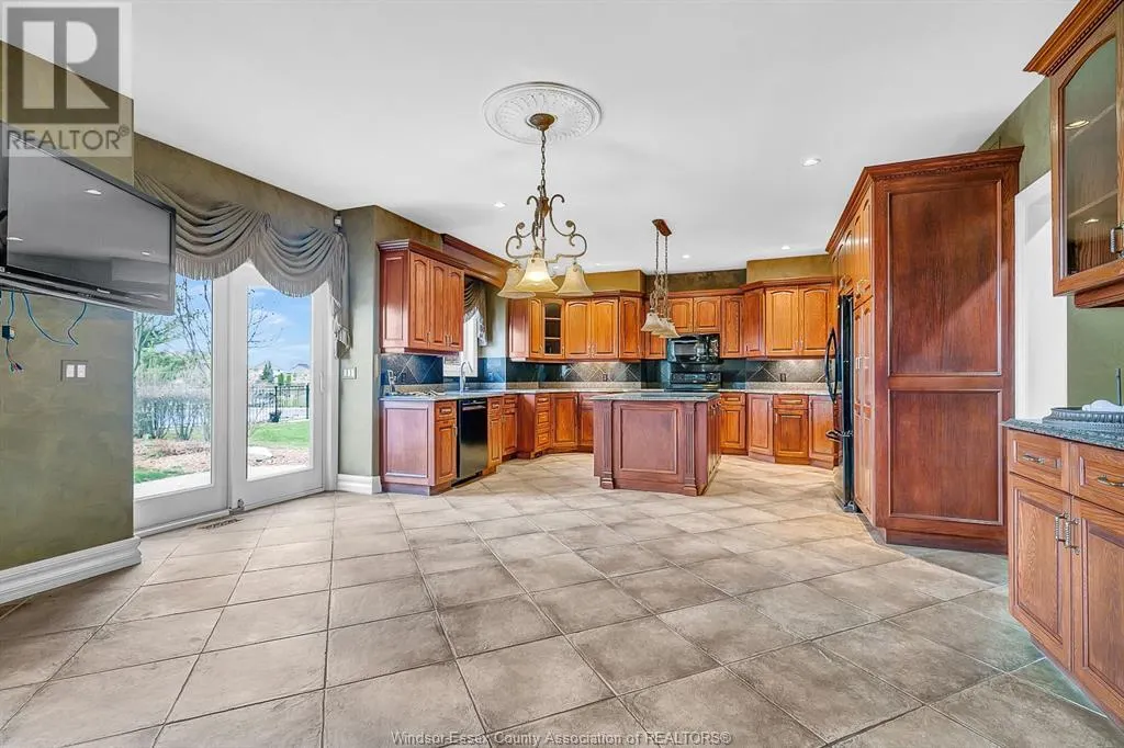1585 STONEYBROOK CRESCENT