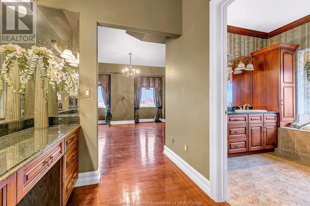 1585 STONEYBROOK CRESCENT