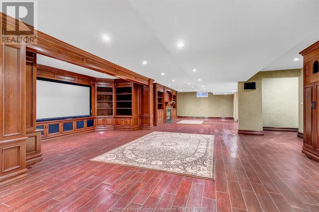 1585 STONEYBROOK CRESCENT