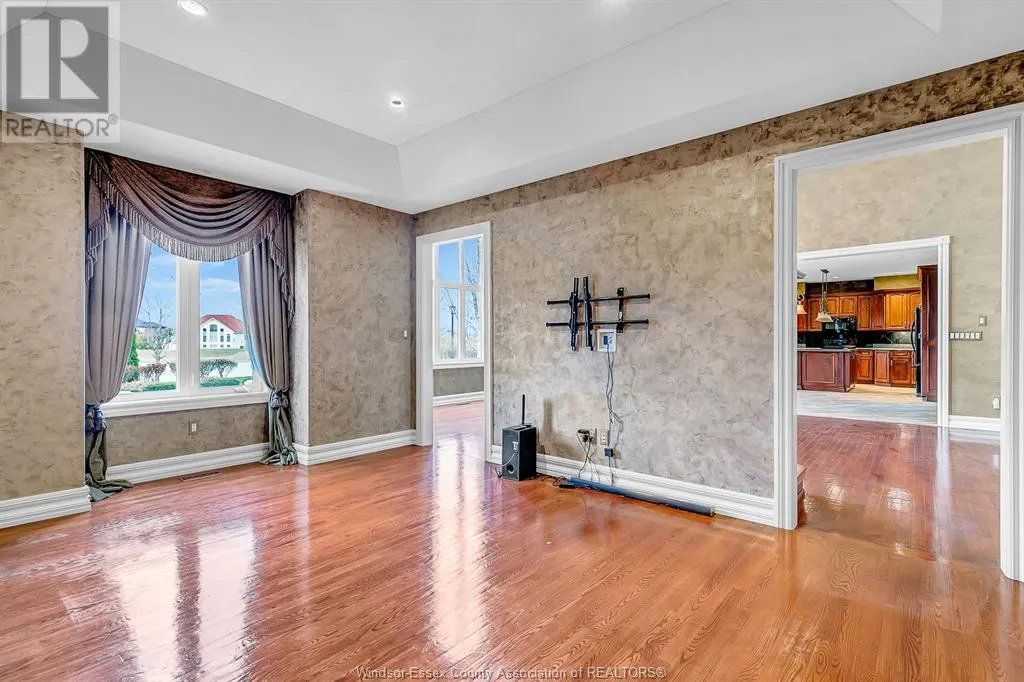 1585 STONEYBROOK CRESCENT