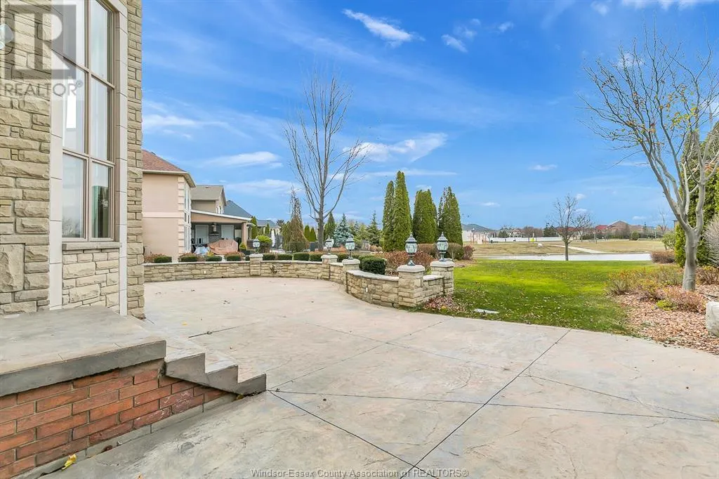 1585 STONEYBROOK CRESCENT