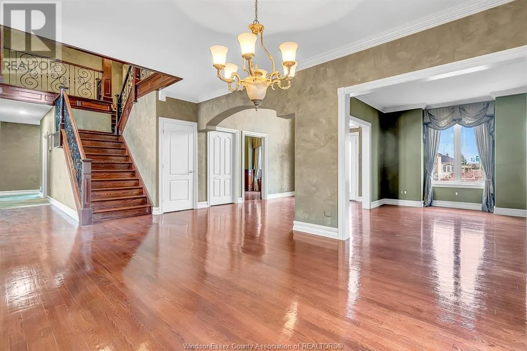 1585 STONEYBROOK CRESCENT